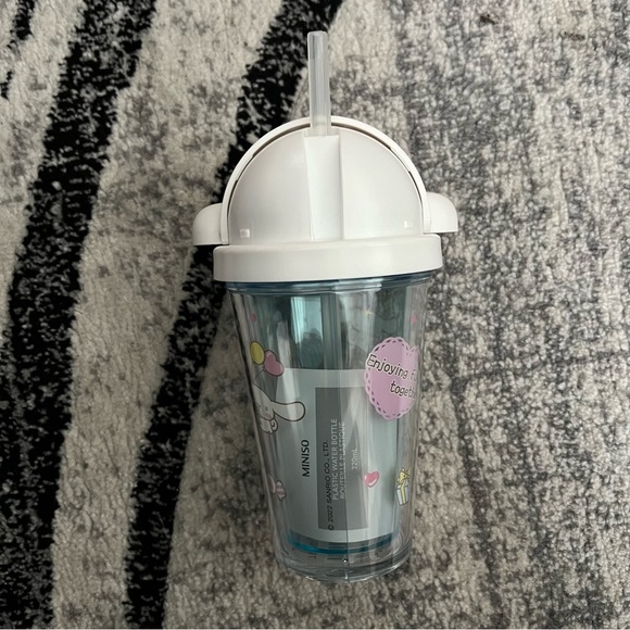 Miniso x Sanrio Cinnamoroll Reusable Water bottle Tumbler - Picture 2 of 3